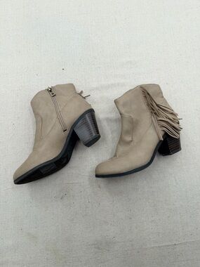 Sam & Libby Beige/Tan Women's Boots Size 6.5